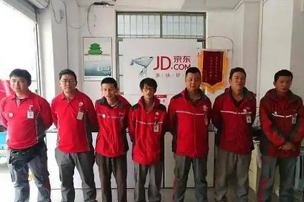 京东外卖6800元底薪真相:高薪背后的骑手争夺战_现代网新闻频道