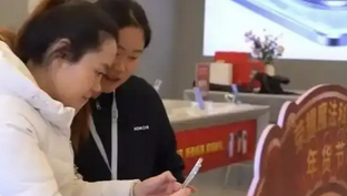 创新服务“换”出消费新活力!2025年消费市场新趋势解读_现代网新闻频道