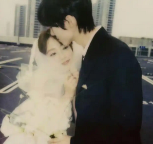 赵磊步入婚姻殿堂:公众人物私生活的边界思考_现代网新闻频道