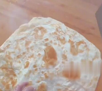 葱油饼老板跳投卖饼走红 创意营销引关注_现代网新闻频道