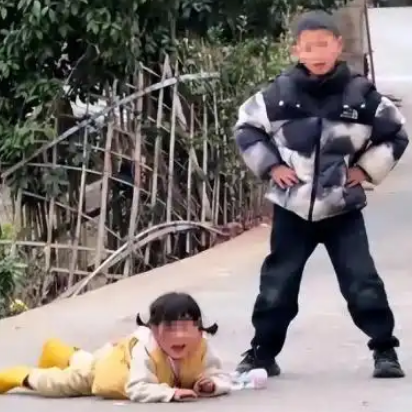 瑶一瑶入学幼儿园:质疑声中,更应关注儿童权益_现代网新闻频道