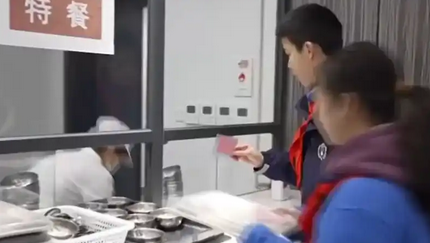 上海中小学AB制午餐模式全面实施:学生健康与营养的双重保障_现代网新闻频道