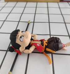 爸爸给22岁女儿买哪吒玩具：父爱如山，童心未泯_现代网新闻频道