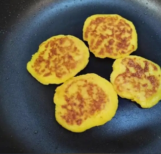 玉米粑粑放糯米粉还是面粉好吃?_现代网新闻频道