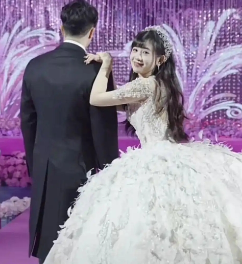 特步创始人95后长女出任CFO，年轻一代如何接棒家族企业？_现代网新闻频道