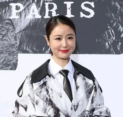 林心如与范丞丞在时装周同台,豪门姐弟既视感引热议_现代网新闻频道