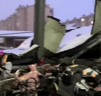 山东一市场因暴雪棚顶坍塌,多人受伤_现代网新闻频道