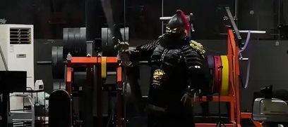 340斤男生8块腹肌被誉当代许褚：健身奇迹的背后故事_现代网新闻频道