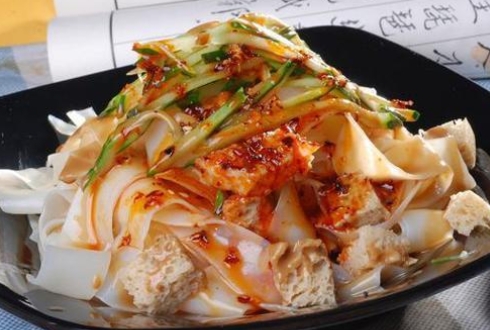 凉皮沉淀2小时能直接蒸吗？教你正确做法，口感更筋道！_现代网新闻频道