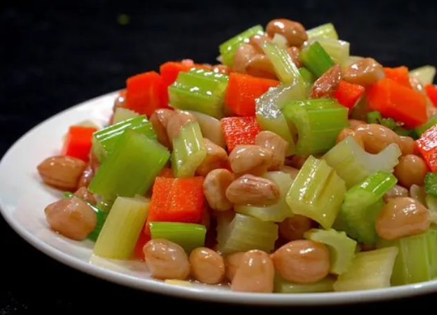 夏日清爽之选:西芹花生米的做法凉拌_现代网新闻频道
