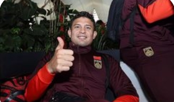 艾克森退役:归化实验的终章与中国足球的未竟之路_现代网新闻频道