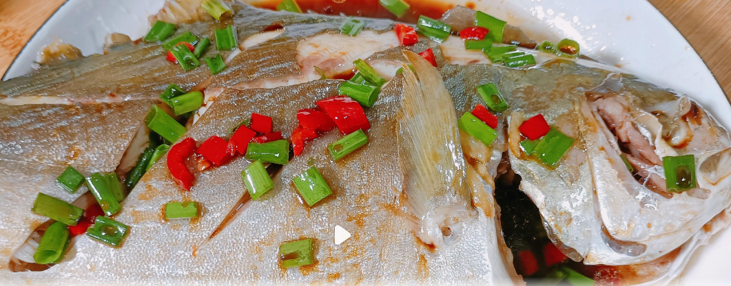 清蒸鲳鱼的家常做法：鲜嫩美味轻松享_现代网新闻频道