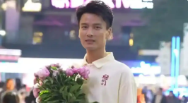 高颜值副镇长直播助农，镇上花卉一夜售罄_现代网新闻频道