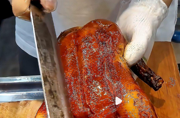 北京烤鸭的制作步骤_现代网新闻频道