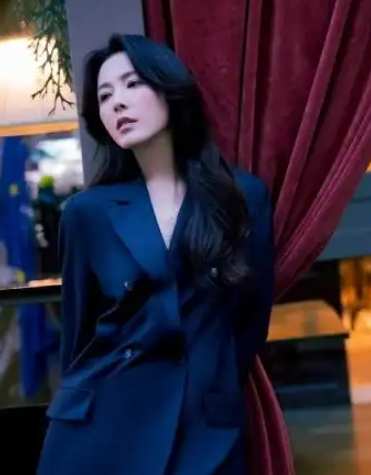 曾黎回应“中戏两百年美女”称号：我更在意演员身份_现代网新闻频道