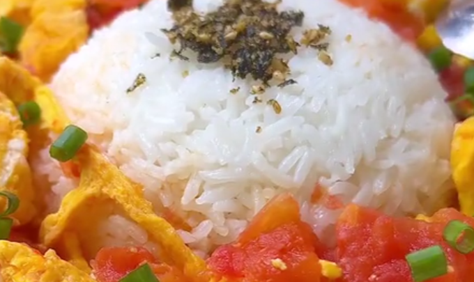 好吃的番茄炒蛋盖浇饭怎么做_现代网新闻频道