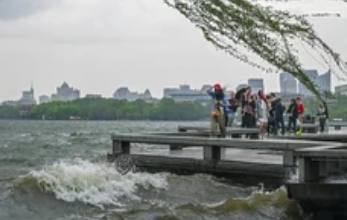 沙尘翻山越岭：一场跨越千里的“奇幻漂流”_现代网新闻频道