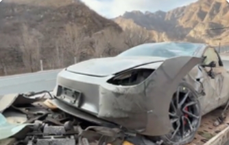 特斯拉提车11天撞报废,车主却再提一辆:安全性能“实力圈粉”_现代网新闻频道