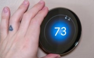 谷歌停止支持10年以上Nest智能温控器:技术迭代下的“断舍离”_现代网新闻频道