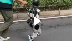 机器人半马引领科技潮流，未来可期_现代网新闻频道