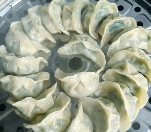 小妙招,蒸饺子怎么不粘蒸笼_现代网新闻频道