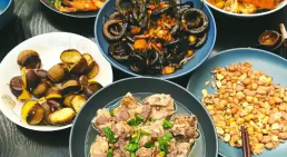 年轻人热衷“阿姨上门做饭”,开启饮食新风尚_现代网新闻频道