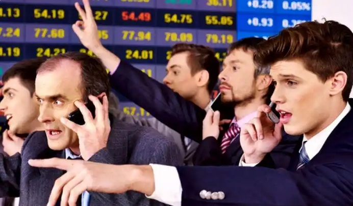 苹果盘后暴跌7%！万亿市值蒸发 华尔街陷入”后库克时代”焦虑_现代网新闻频道