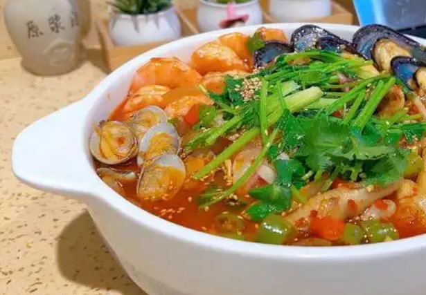 水煮三鲜的做法:清爽鲜美的春日时令菜_现代网新闻频道