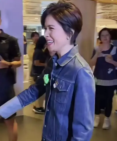60岁邵美琪近照曝光:逆龄状态引热议,网友直呼“颜值回春”_现代网新闻频道