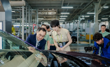 姚安娜“变身”质检员：明星代言人的“去光环化”实验_现代网新闻频道