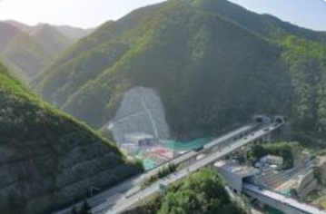 1至4月全国铁路完成固定资产投资1947亿元_现代网新闻频道