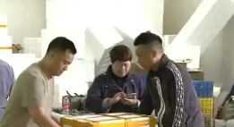 小龙虾价格暴跌近50%,“嗦虾自由”成夏季消费新趋势_现代网新闻频道