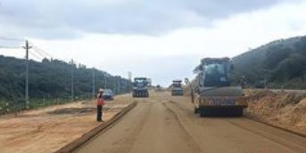 广东阳西县城至上洋段公路改建工程预计年底通车_现代网新闻频道