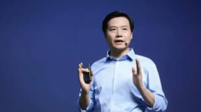 高考考场外的温情瞬间:社会各界为考生加油助威_现代网新闻频道