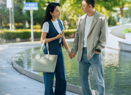 张雨绮《绽放的许开心》演飒爽单亲妈妈_现代网新闻频道