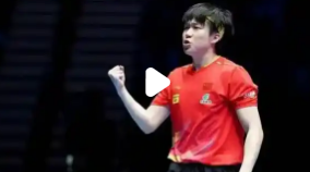 王楚钦互动小女孩引热议:温柔提醒“花不给我了吗”_现代网新闻频道